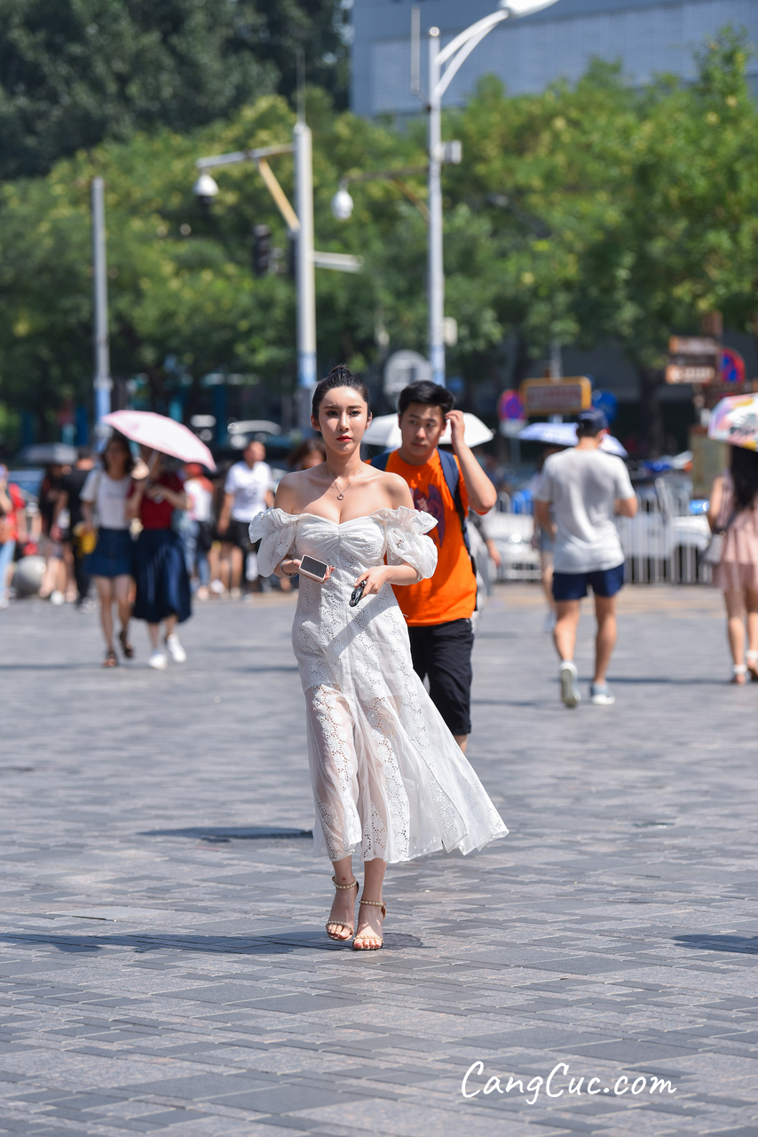 [精选街拍作品] No.3602 大气一字肩白裙